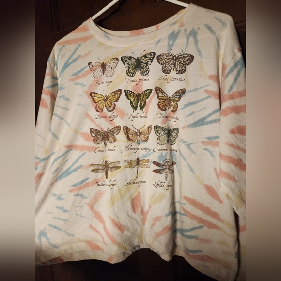 Freeze Multi Color Butterfly Crop Top. - Picture 5 of 6